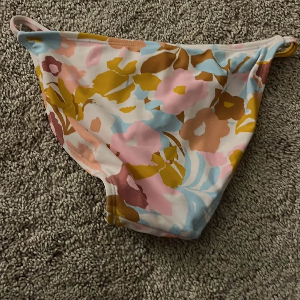 bikini bottom - Picture 2 of 3